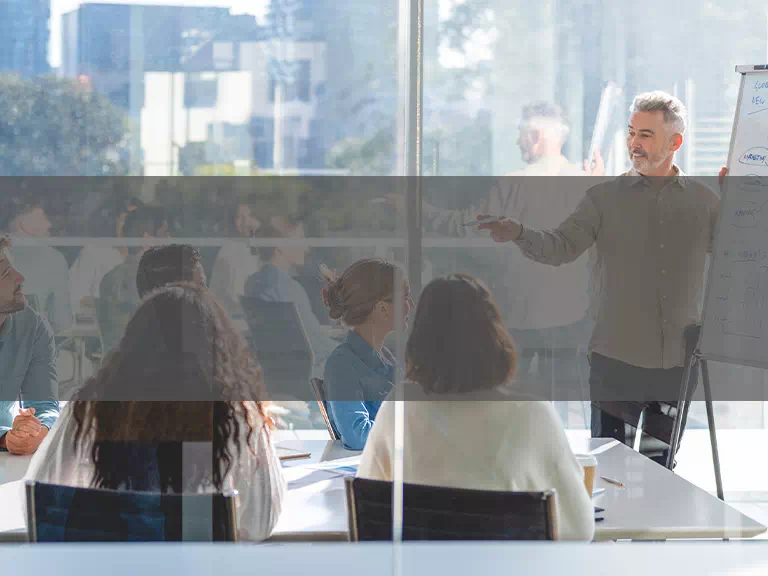 Ludzie przy komputerze