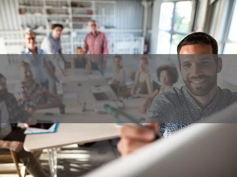 Ludzie przy komputerze